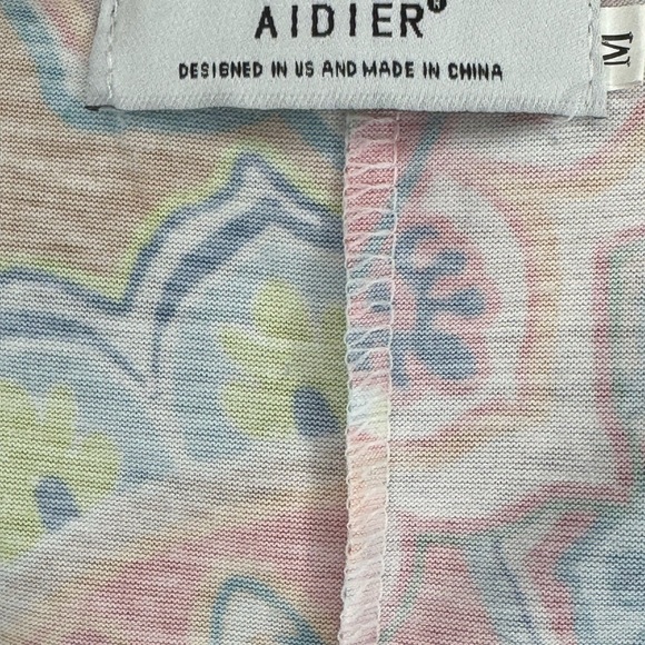 Beautiful Top - Picture 2 of 2